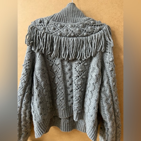 Zara large gray knitted turtleneck sweater with fringe detail - Picture 2 of 2